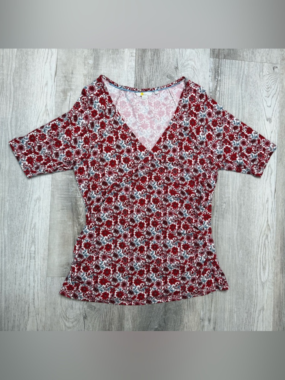 Boden Red and White Floral V-Neck Top women’s size 14 Short Sleeve